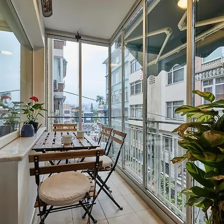 Stunning In Bebek - Manolya8