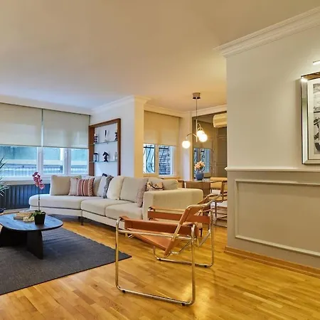 Stunning In Bebek - Manolya8